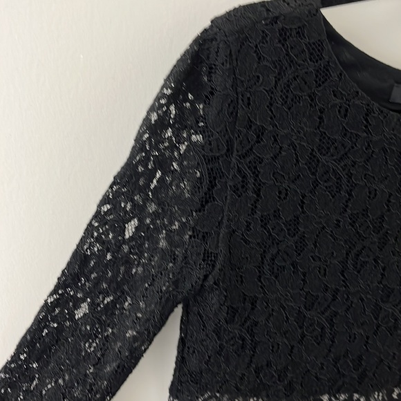 Black Lace Babaton Cropped Top - Picture 2 of 5